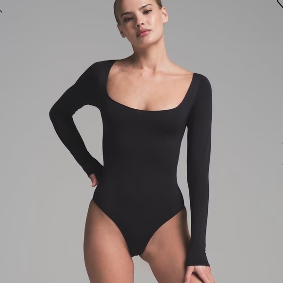 Skims ESSENTIAL LONG SLEEVE SCOOP NECK BODYSUIT - ONYX- SIZE L/XL - NWT - Picture 1 of 10